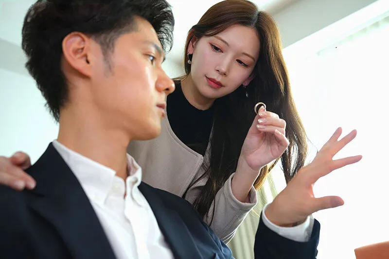 Cô vợ đi đi giã ngoại, người chồng ở nhà bị nhỏ em bà xã gạ quan hệ không trượt phát nào